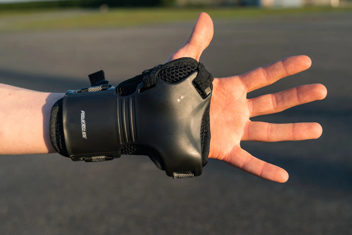 SKA903196 POWERSLIDE Pro Tri-Pack Men Schoner Schonerset Schützerset Handgelenkschoner Handschützer Wrist Guards Hand Guards Schoner Skate Schoner Skate Schützer Protectors Protective Gear Skateschule und Skateshop SkaMiDan Weil am Rhein