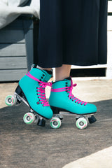SKA810584 CHAYA Melrose Deluxe Turquois Roller Skates | Lifestyle Roller Skates Pink Park Lifestyle Rollschuhe Tanz Rollschuhe Barbie Park Quad Skates Roller Skates Lifestyle Rollschuhe Skatepark Rollschuhe Chaya Quad Skates Aggressive Quad Skates Rollschuhe Stunt Rollschuhe Rollkunstlauf Rollschuhe Rollerskates Schwarze Rollschuhe Lifestyle Rollschuhe Roller Skating Quad Skating Skateschule und Skateshop Weil am Rhein SkaMiDan Lörrach Freiburg Basel Deutschland Germany