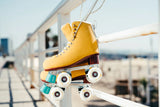 SKA810665 CHAYA Melrose Deluxe Amber Roller Skates | Lifestyle Rollschuhe Yellow Gelb Park Tanz Rollschuhe Barbie Park Quad Skates Roller Skates Lifestyle Rollschuhe Skatepark Rollschuhe Chaya Quad Skates Aggressive Quad Skates Rollschuhe Stunt Rollschuhe Rollkunstlauf Rollschuhe Rollerskates Schwarze Rollschuhe Lifestyle Rollschuhe Roller Skating Quad Skating Skateschule und Skateshop Weil am Rhein SkaMiDan Lörrach Freiburg Basel Deutschland Germany
