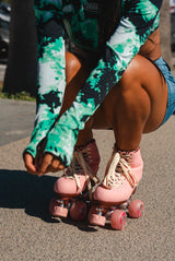 SKA810801 CHAYA Miyu Pink Leopard Roller Skates | Pinke Rollschuhe | Lifestyle Rollschuhe Skates Plates Roller Skates Skatepark Rollschuhe Chaya Quad Skates Aggressive Quad Skates Rollschuhe Stunt Rollschuhe Rollkunstlauf Rollschuhe Rollerskates Schwarze Rollschuhe Lifestyle Rollschuhe Roller Skating Quad Skating Skateschule und Skateshop Weil am Rhein SkaMiDan Lörrach Freiburg Basel Deutschland Germany