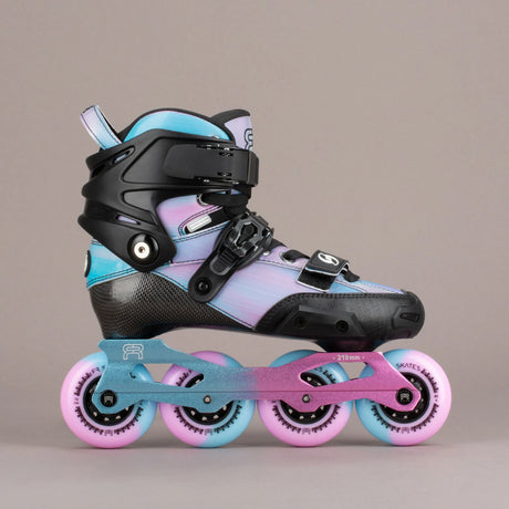 SKA25FRSK-SPINJI-HBL FR Skates FR Spin JI - Holo Blue | 3er Größen | High Performance Freestyle Slalom Inlineskates für Kinder Skates Freeride Freeskates inline trick skaten Urban Inlineskates Freestyle Inlineskates Free Skates Slalom Skates Freestyle Inlineskates Freestyle Rollerblades Slalom Blades Urban Inlineskates Freeskates Fitness Inlineskates Inlineskates Sport Inline Skates Rollerblades Urban Inline Skating Urban Inline Skating Freeskates Trainng Skates Strecken Skates Trinity Skates Einsteiger Beg
