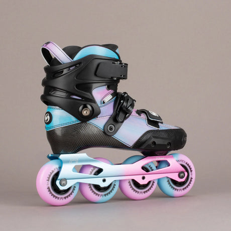 SKA25FRSK-SPINJI-HBL FR Skates FR Spin JI - Holo Blue | 3er Größen | High Performance Freestyle Slalom Inlineskates für Kinder Skates Freeride Freeskates inline trick skaten Urban Inlineskates Freestyle Inlineskates Free Skates Slalom Skates Freestyle Inlineskates Freestyle Rollerblades Slalom Blades Urban Inlineskates Freeskates Fitness Inlineskates Inlineskates Sport Inline Skates Rollerblades Urban Inline Skating Urban Inline Skating Freeskates Trainng Skates Strecken Skates Trinity Skates Einsteiger Beg